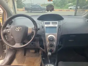 Toyota Yaris 1.3 HB T3 Spirit 2009 Gray