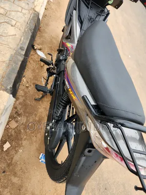 TVS HLX 125 2023