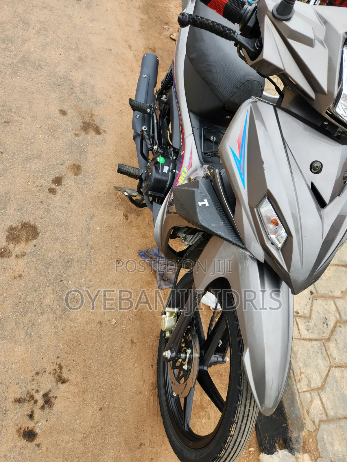 TVS HLX 125 2023