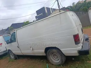 Ford E250 2010 White