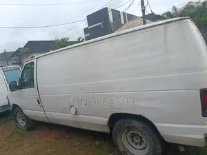 Ford E250 2010 White