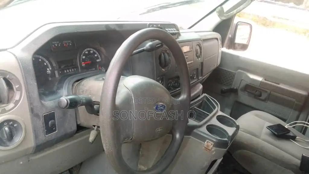 Ford E250 2010 White