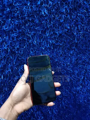 Apple iPhone XR 64 GB Red