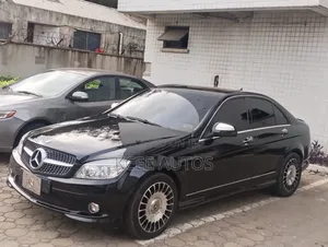 Mercedes-Benz C300 2010 Black