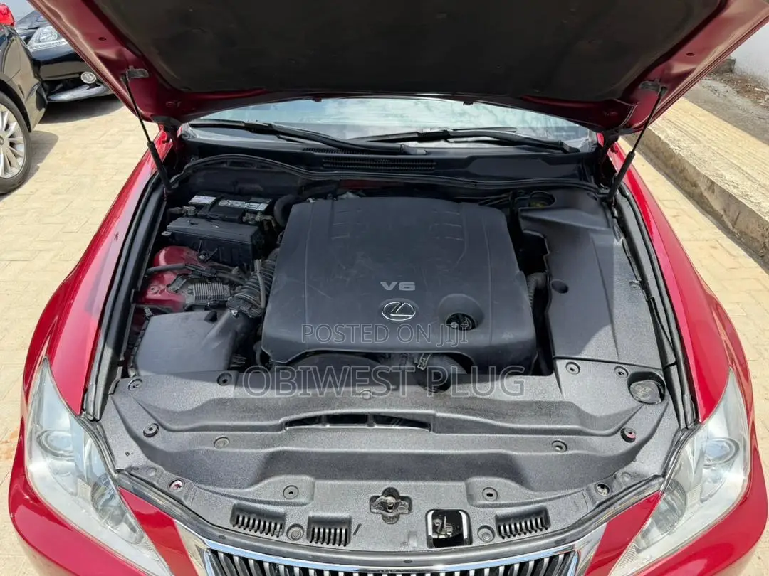 Lexus IS 2010 Red