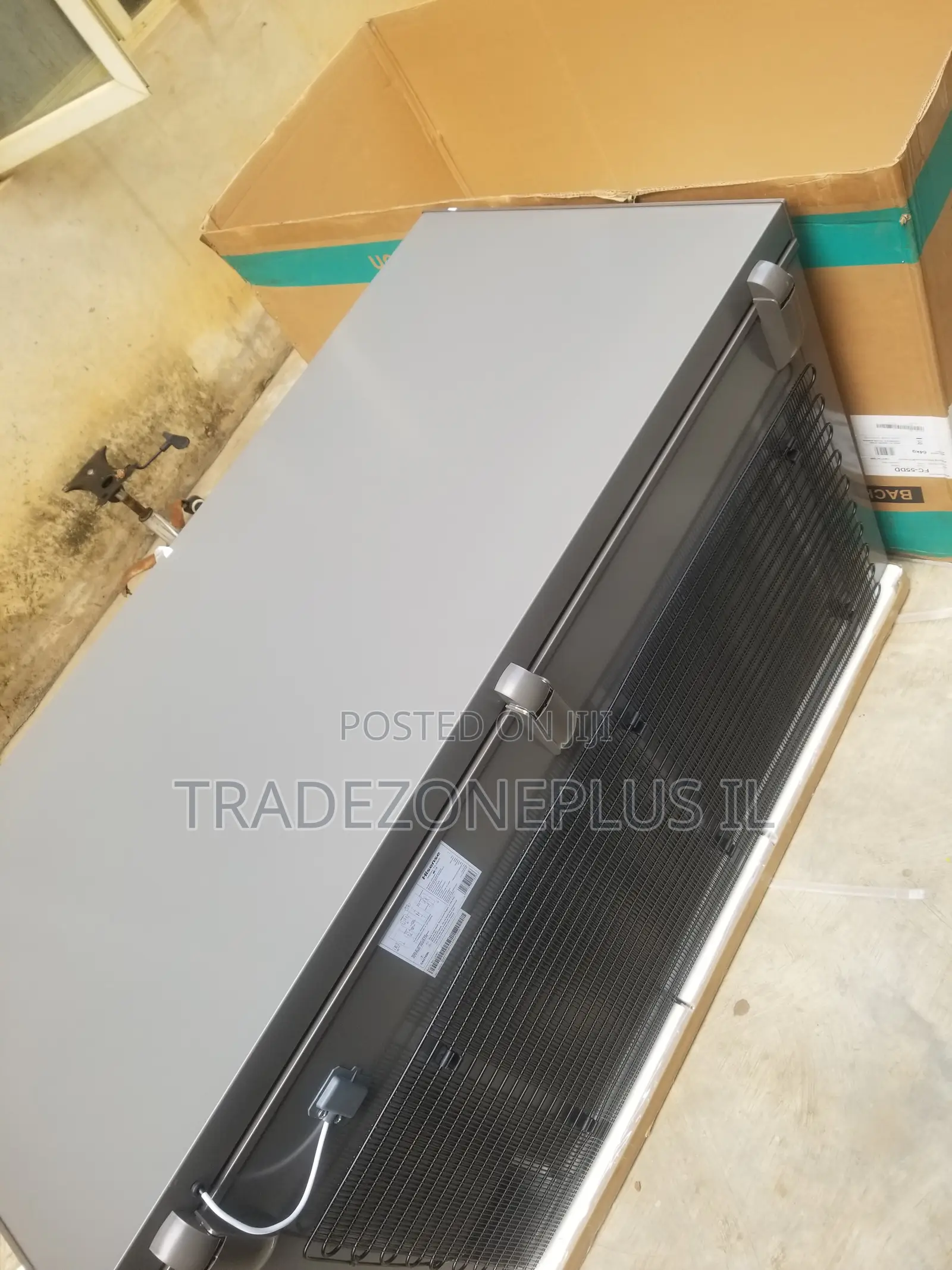 Spacious Freezing System by Hisense