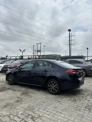Toyota Corolla LE 2020 Blue