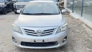 Toyota Corolla LE 4dr Sedan (1.8L 4cyl 4A) 2013 Silver