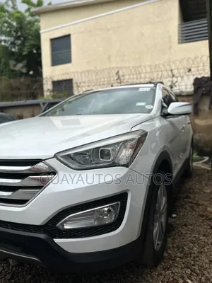 Hyundai Santa Fe 2013 White
