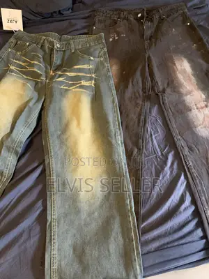Clean Baggy Jeans