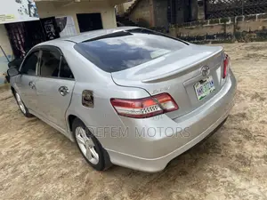 Toyota Camry SE 4dr Sedan (2.5L 4cyl 6AM) 2010 Silver