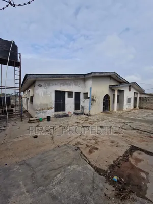 6bdrm Bungalow in Owode Housing Estate, Ibadan for sale