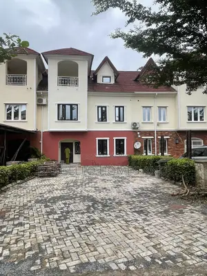 5bdrm Townhouse / Terrace in Shellcoop East, Gaduwa for rent