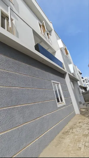 7bdrm Duplex in Peachville Garden, Central Business District for rent