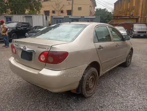 Toyota Corolla 2005 Gold
