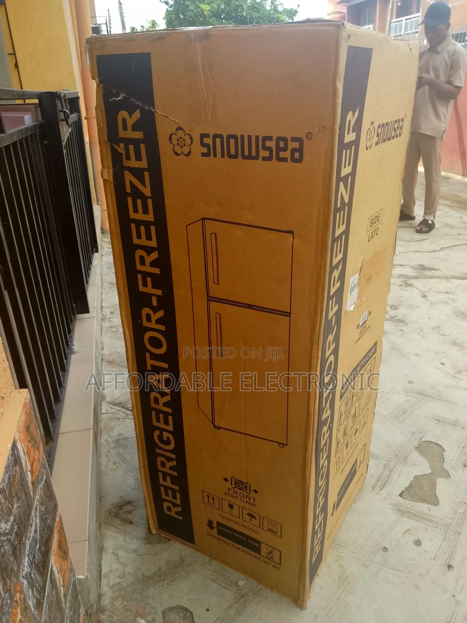 Snowsea Bcd198 150 Litre Refrigerator With Spacious Storage