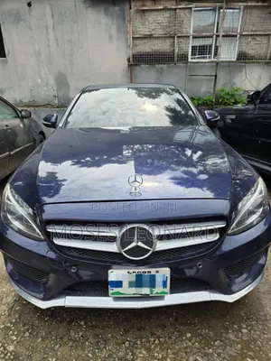 Mercedes-Benz C300 2016 Blue
