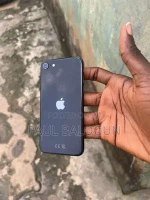 Apple iPhone SE 64 GB Black