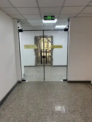 Staircase With 10mm Tampered Glass