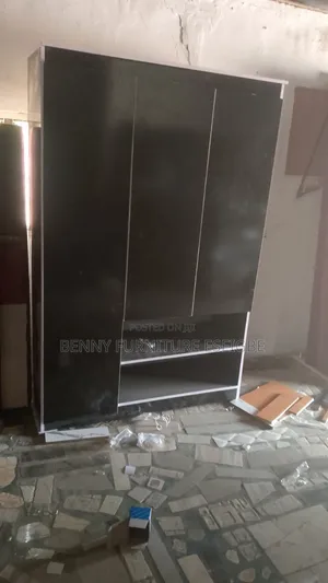 Wardrobe for Ur Clothes
