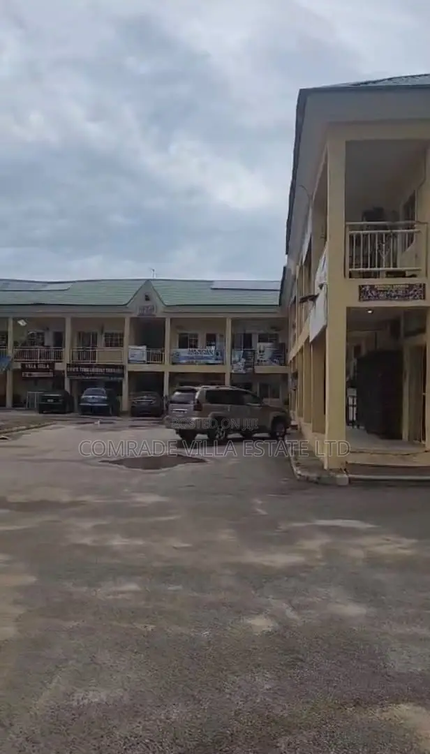 Commercial Plaza