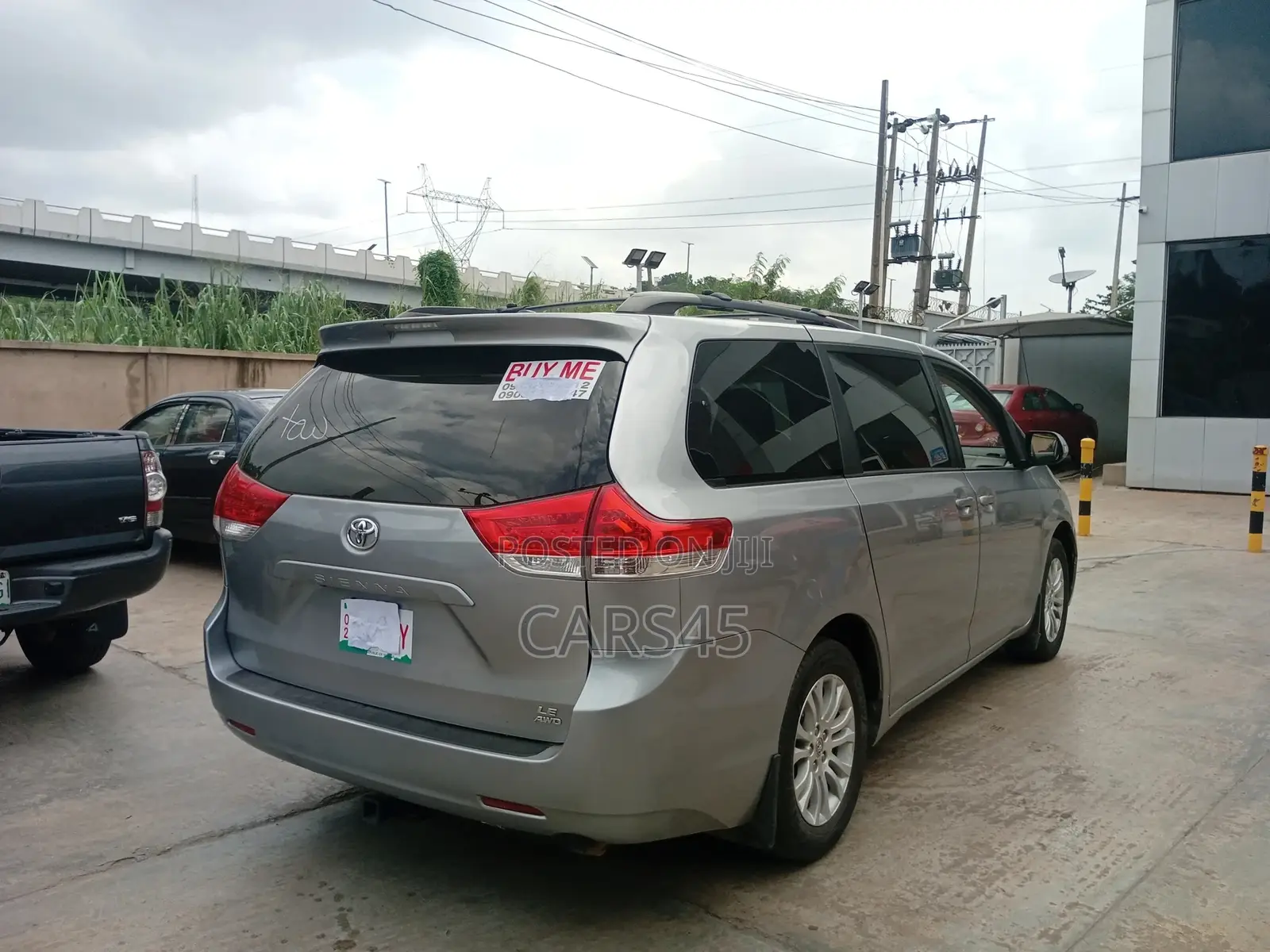 Toyota Sienna 2011 Silver