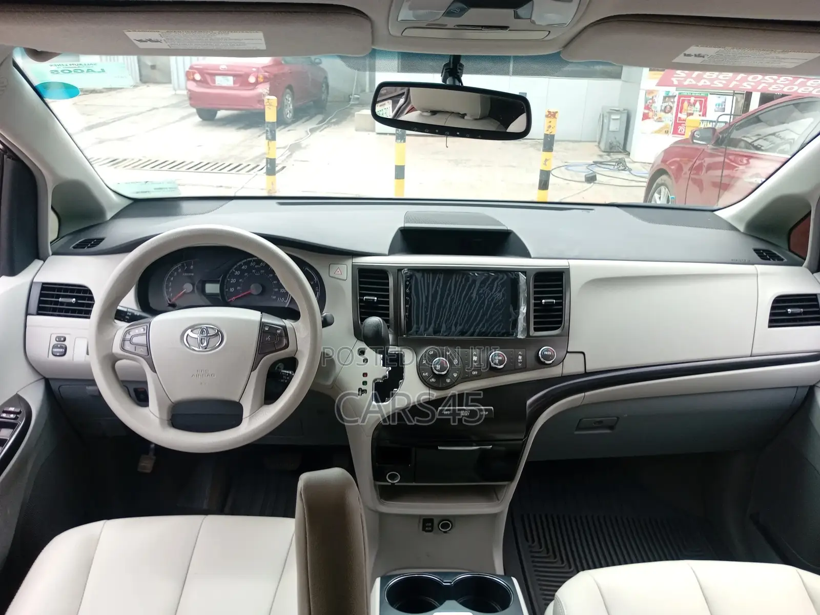 Toyota Sienna 2011 Silver