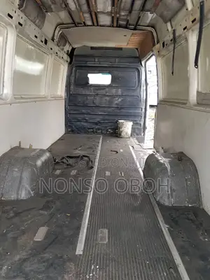 Mercedes-Benz Sprinter 2005 White