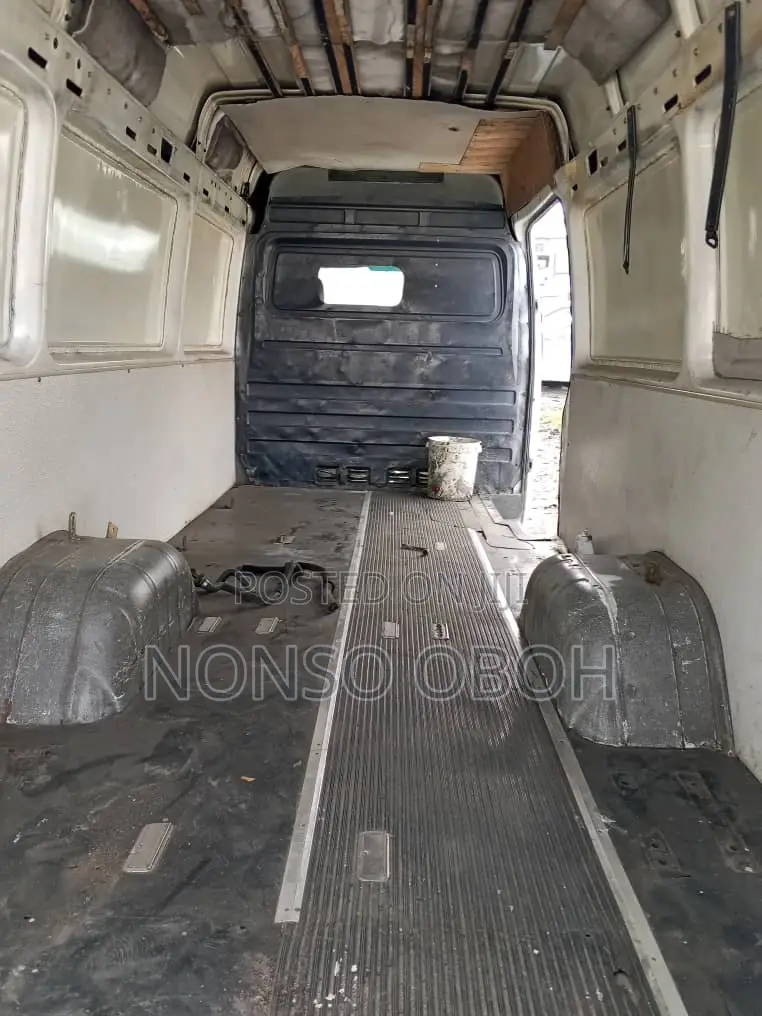 Mercedes-Benz Sprinter 2005 White