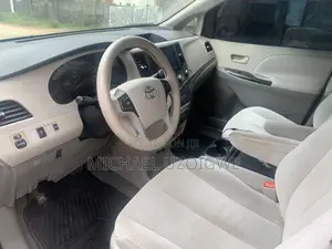 Toyota Sienna 2011 Gray