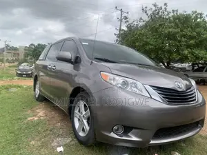Toyota Sienna 2011 Gray