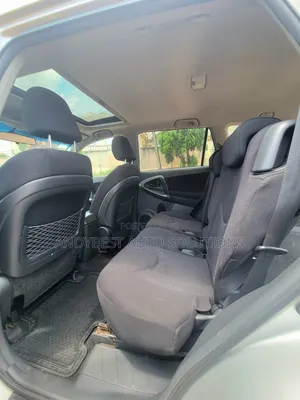 Toyota RAV4 2010 Silver