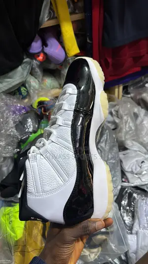 Jordan 11 Retro Sneakers