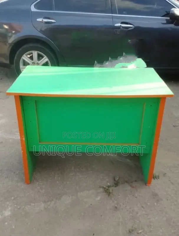 HDF Office/Reading Table Neatly Used