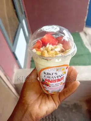 Fresh Homemade Fruit Parfait | Kiki's Cravings