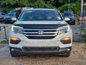 Honda Pilot Touring FWD 2018 White
