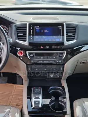 Honda Pilot Touring FWD 2018 White