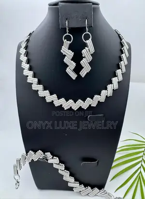 Luxury Silver Tone Necklace Set