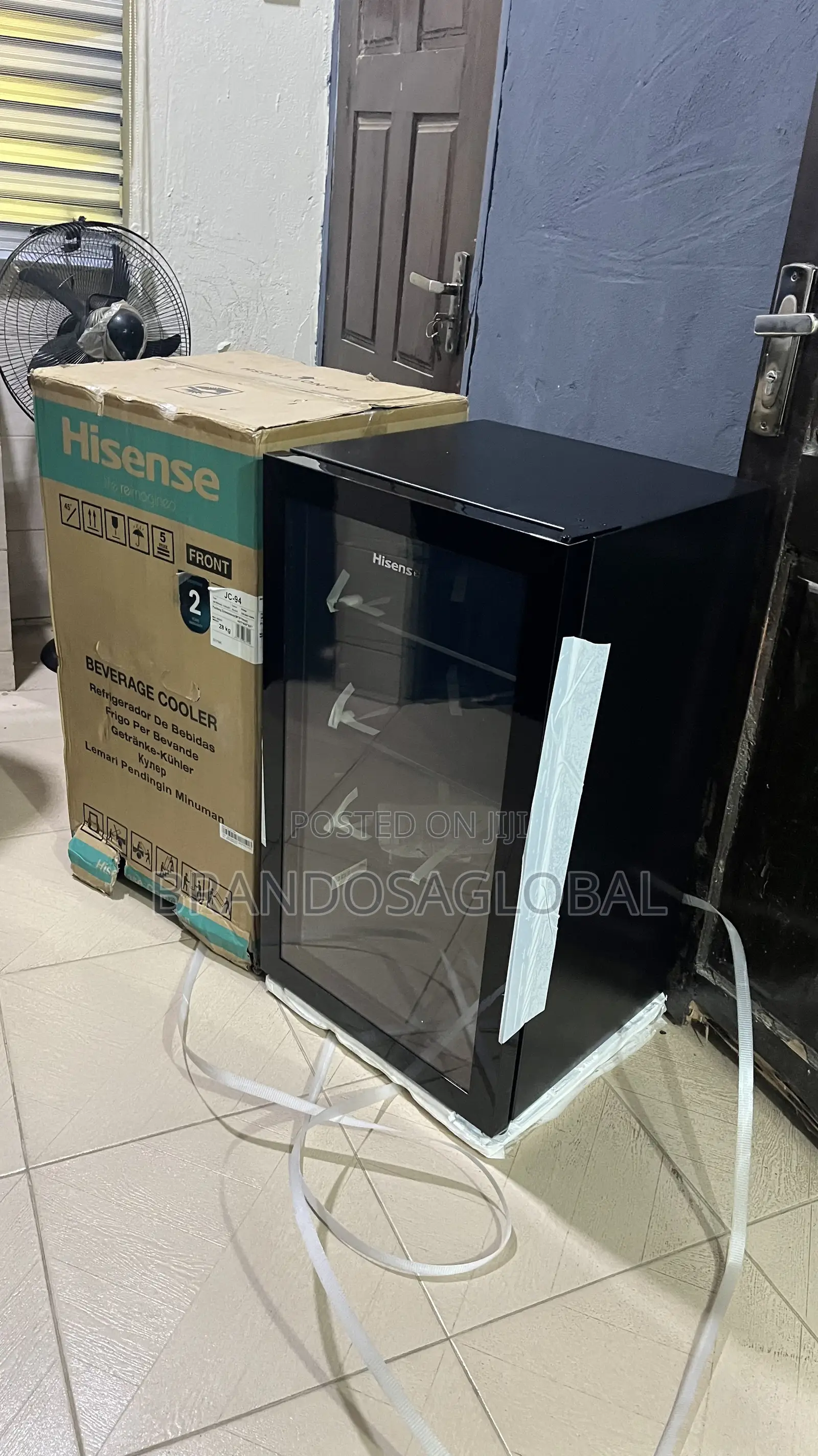 Hisense JC-94 Small Beverage Refrigerator 91L