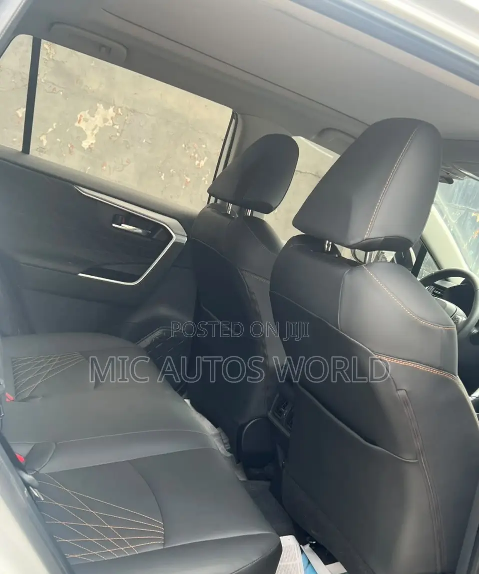 Toyota RAV4 2024 White