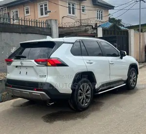 Toyota RAV4 2024 White