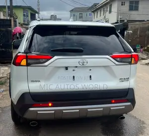 Toyota RAV4 2024 White