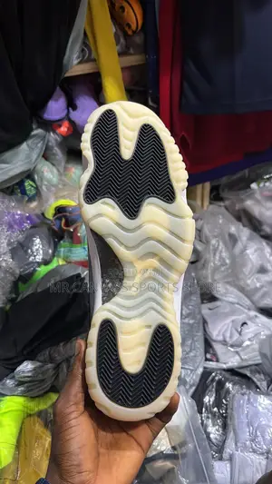 Jordan 11 Retro Sneakers