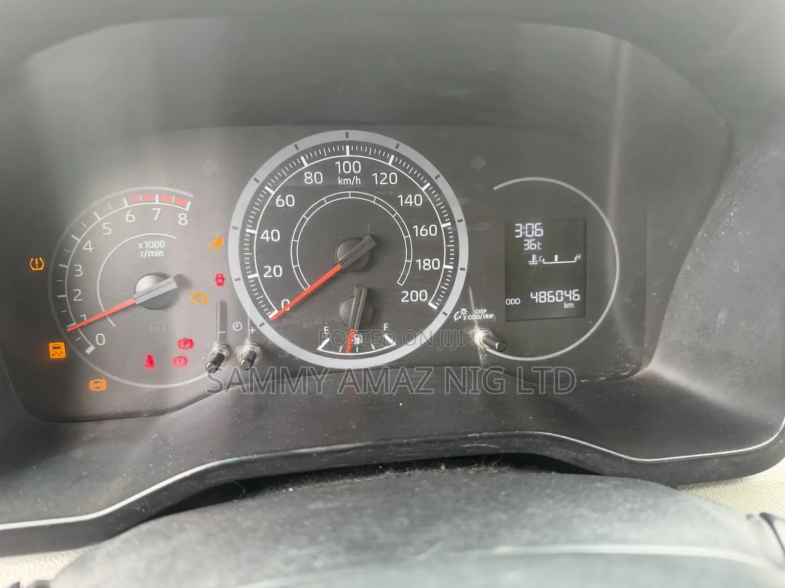 Toyota HiAce 2021 White