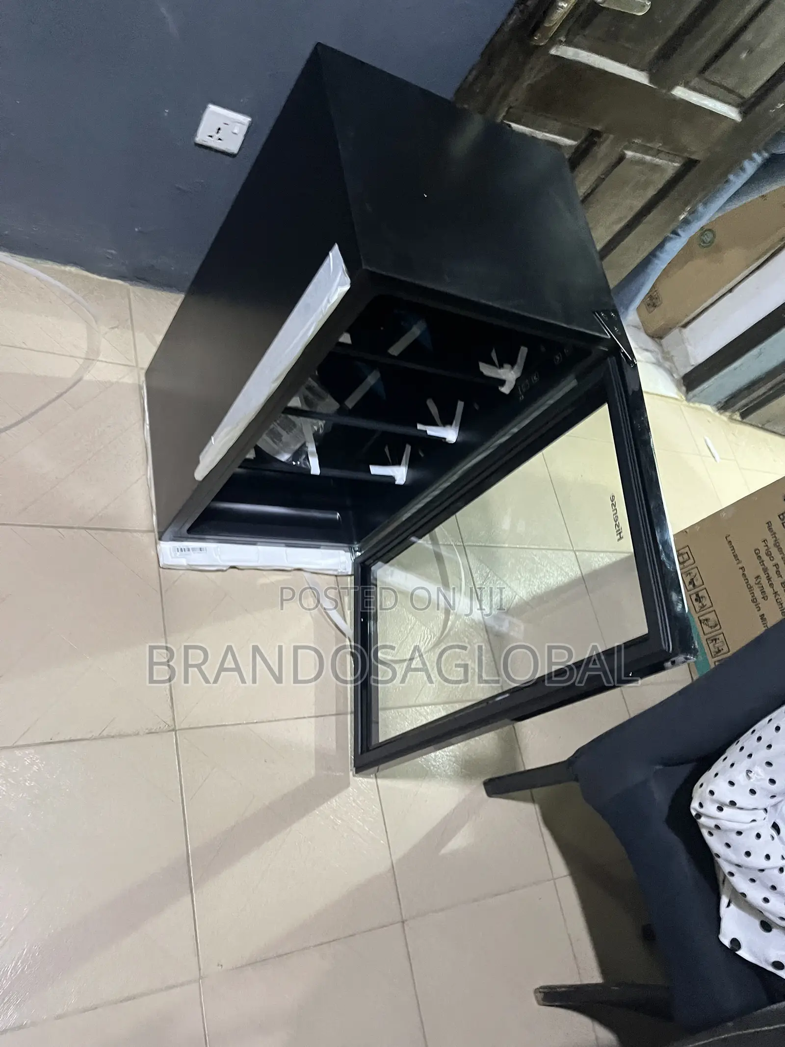 Hisense JC-94 Compact Drinks Cooler 91L