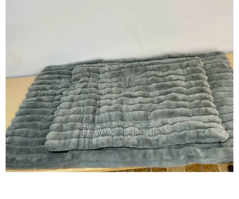 Short Fur Stripe Flat Mat Bed 76*51cm