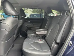 Toyota Highlander XLE AWD 2020 Blue