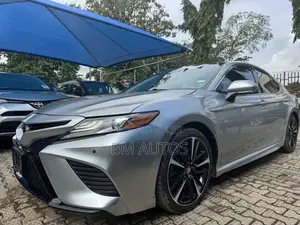 Toyota Camry XSE FWD (2.5L 4cyl 8AM) 2018 Silver