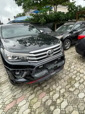 Toyota Hilux Revo Smart Cab Petrol 2.7 RWD 2020 Black