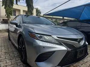 Toyota Camry XSE FWD (2.5L 4cyl 8AM) 2018 Silver